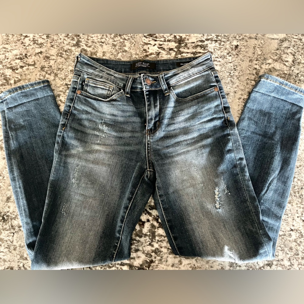 Judy Blue women’s jeans, 27, relaxed fit